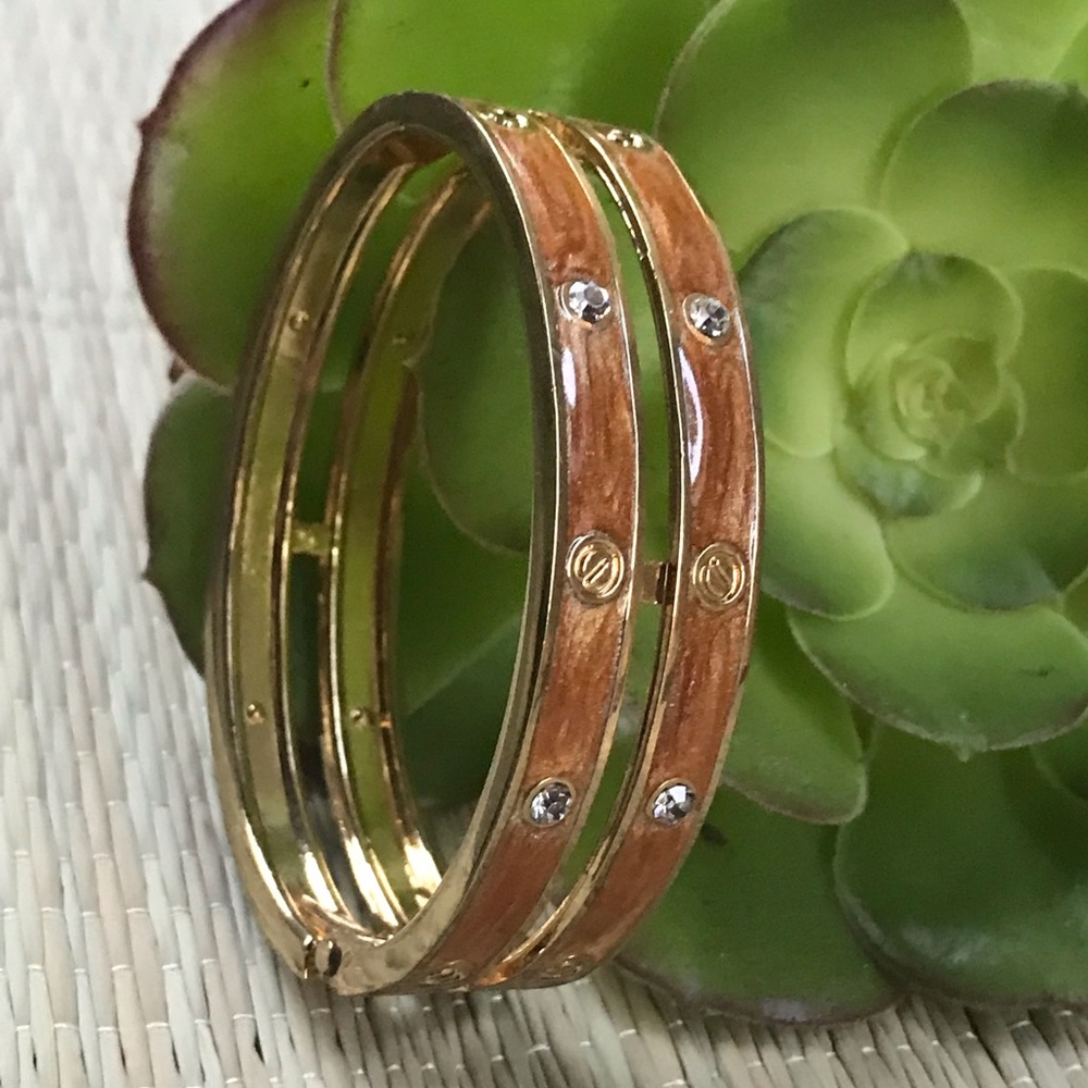 BANGLE BRACELET in Gold Design
